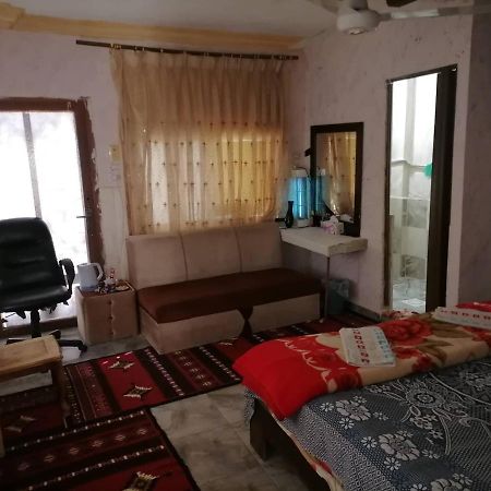 Guest House Hazem Al Azraq ash Shamali ภายนอก รูปภาพ
