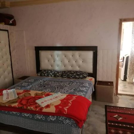 Guest House Hazem Al Azraq ash Shamali ภายนอก รูปภาพ