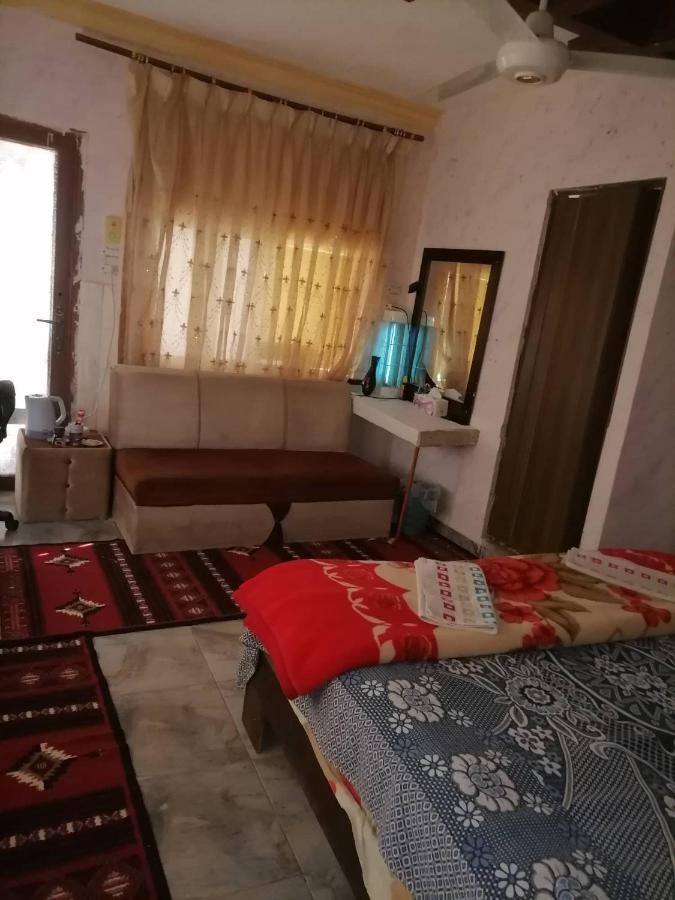 Guest House Hazem Al Azraq ash Shamali ภายนอก รูปภาพ